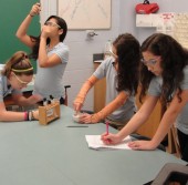 Студенты Howard Phifer Middle School, предложившие идею эксперимента по выявлению влияния микрогравитации на яичную скорлупу, помещённую в уксус